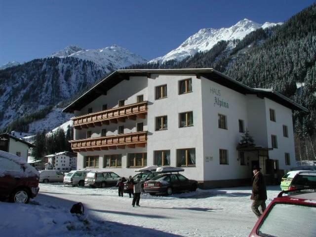 Haus Alpina Hotel Kaunertal Exterior photo